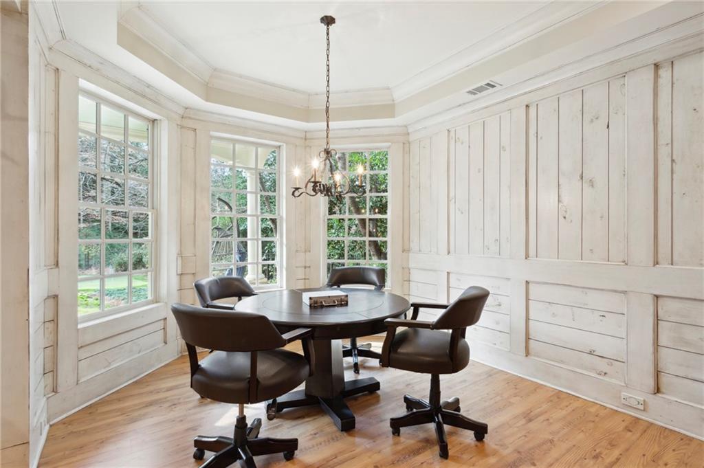 1720 Doncaster Drive NE