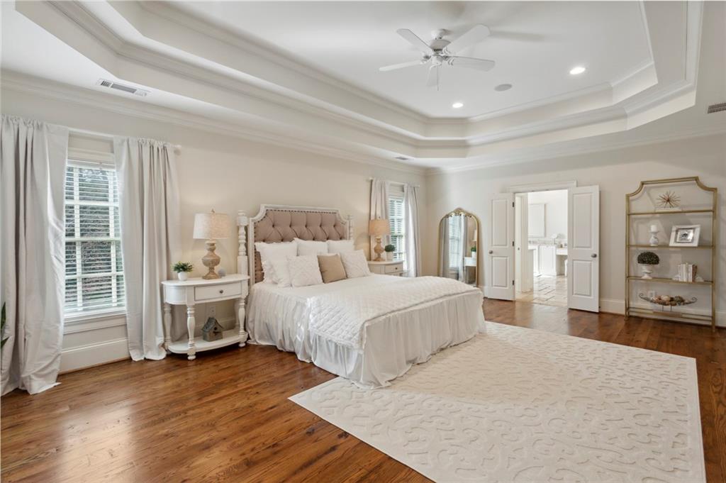 1720 Doncaster Drive NE