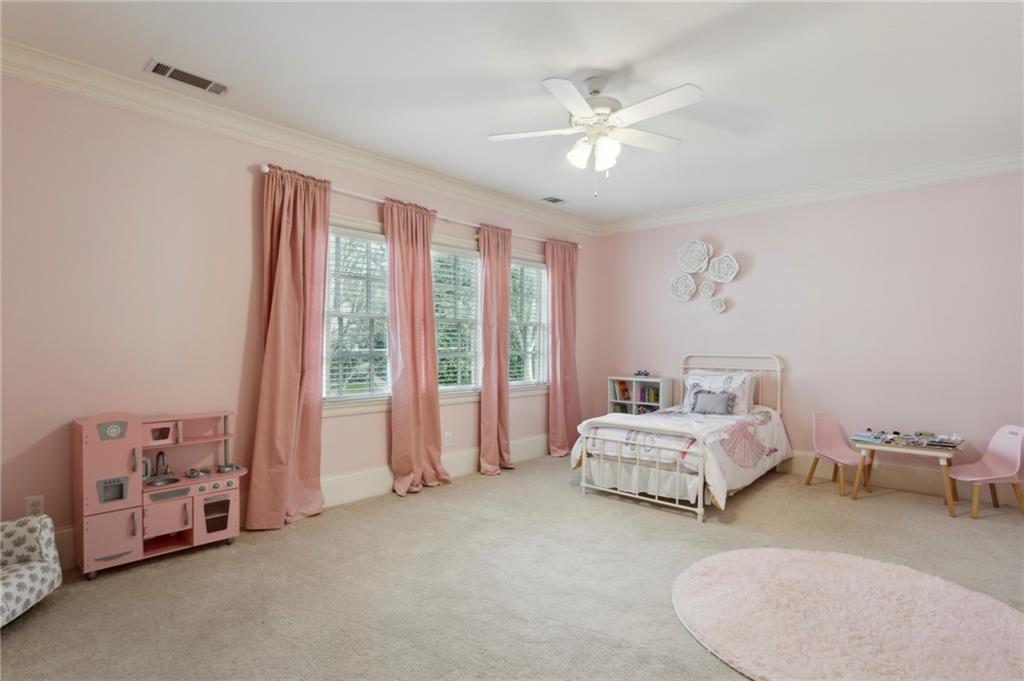 1720 Doncaster Drive NE