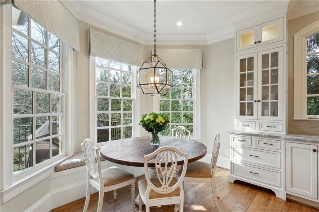 1720 Doncaster Drive NE