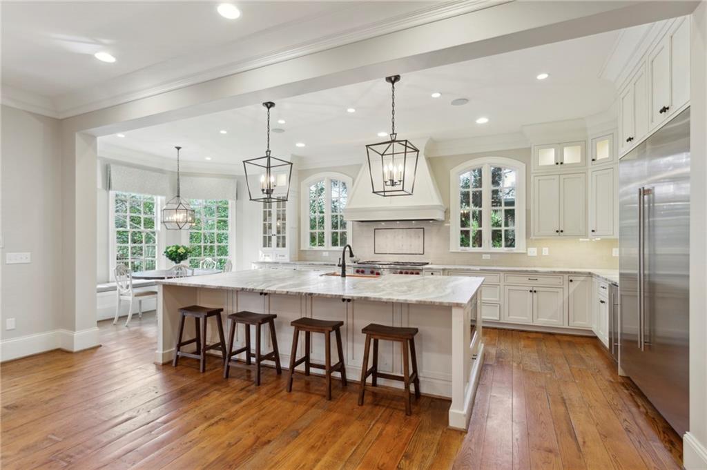 1720 Doncaster Drive NE