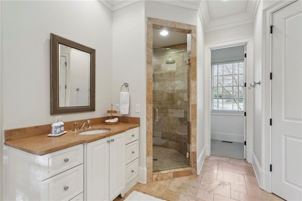 1720 Doncaster Drive NE