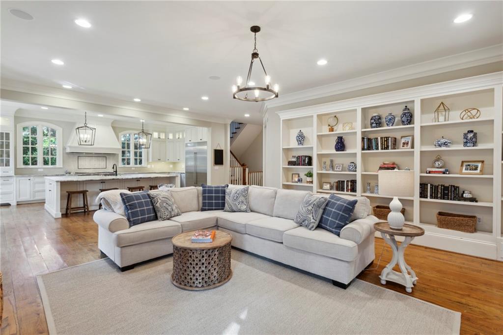 1720 Doncaster Drive NE