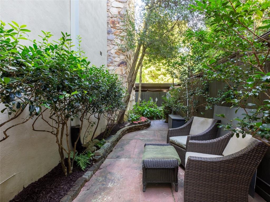 2632 Peachtree Road NW Unit B102