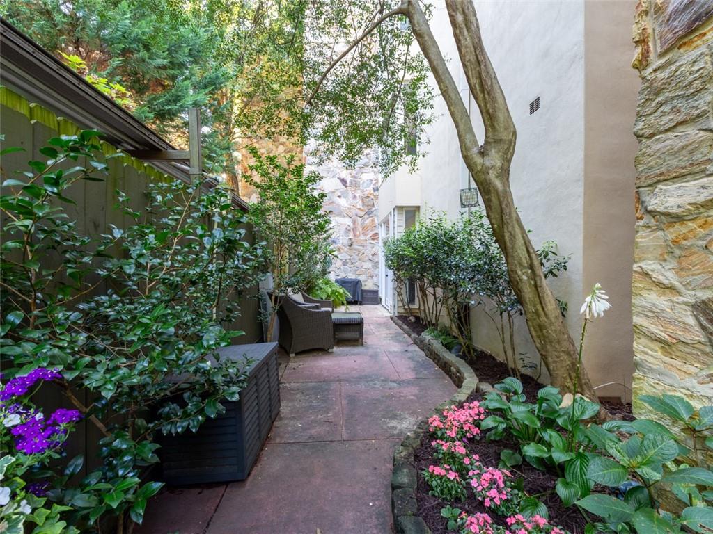 2632 Peachtree Road NW Unit B102