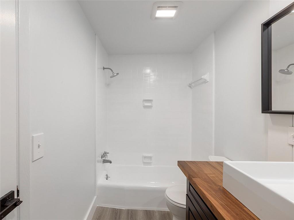 2632 Peachtree Road NW Unit B102