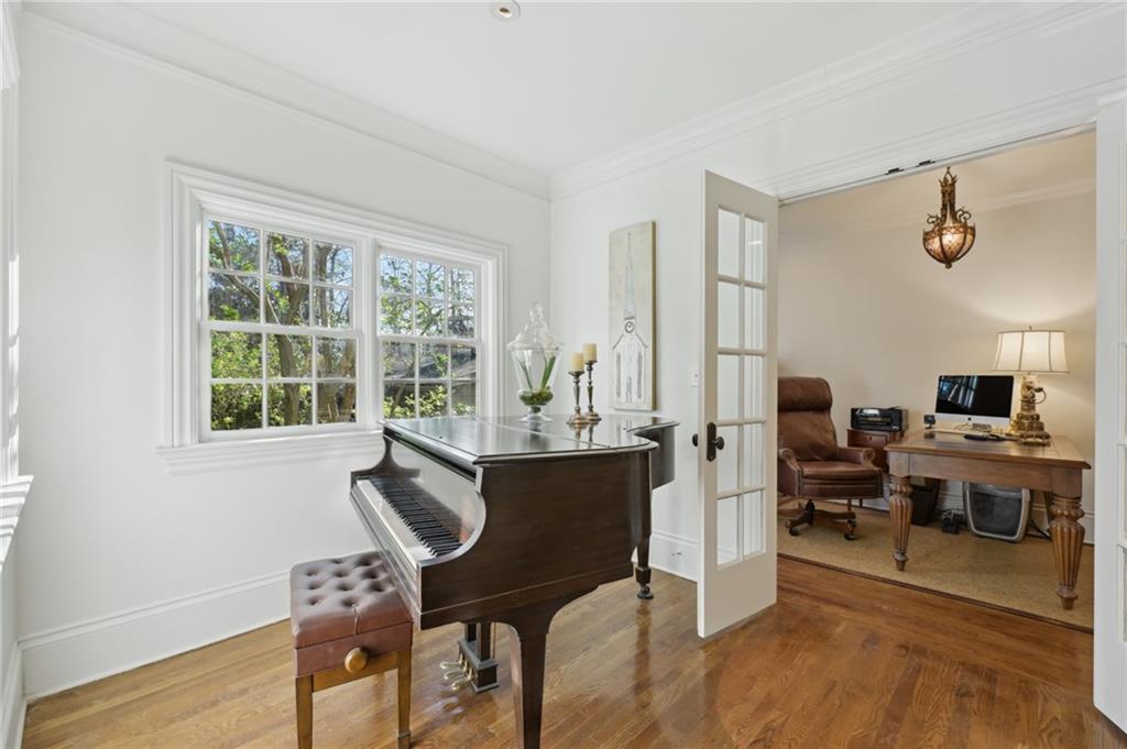 310 Hillside Drive NW