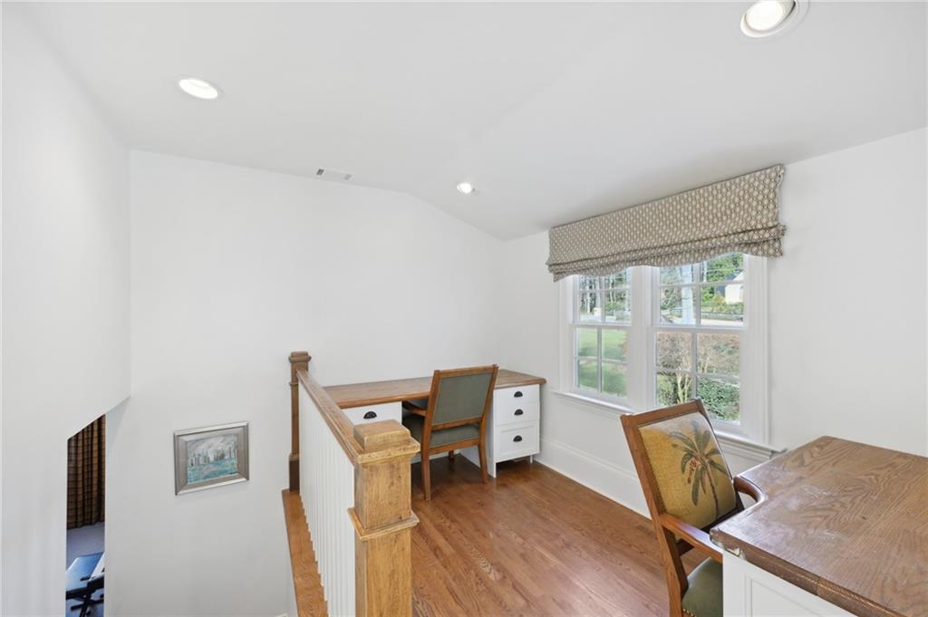 310 Hillside Drive NW