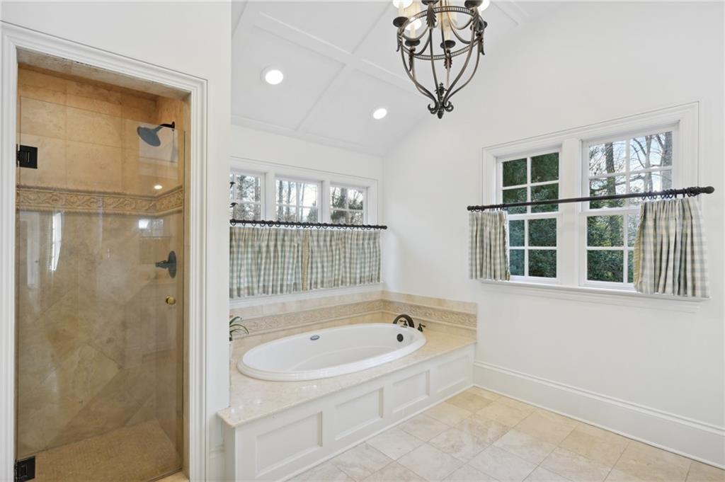 310 Hillside Drive NW