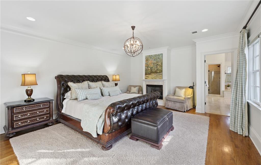 310 Hillside Drive NW