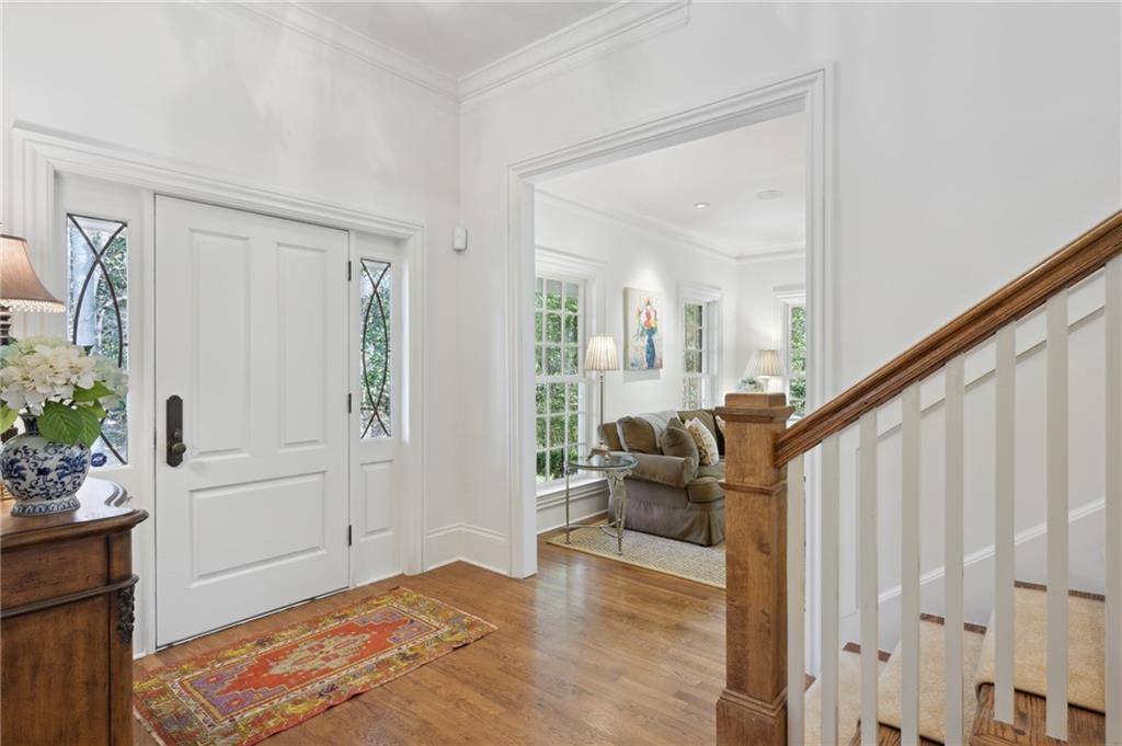 310 Hillside Drive NW