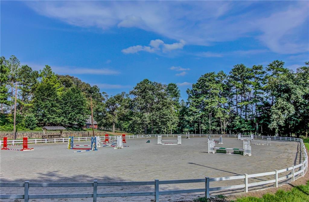 310 Hillside Drive NW