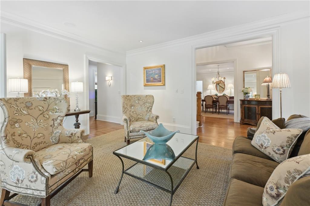 310 Hillside Drive NW