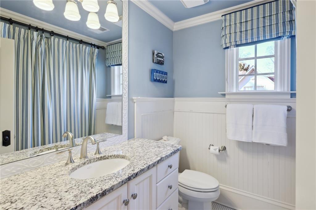 310 Hillside Drive NW