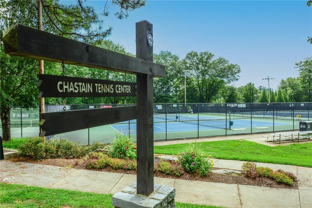 310 Hillside Drive NW