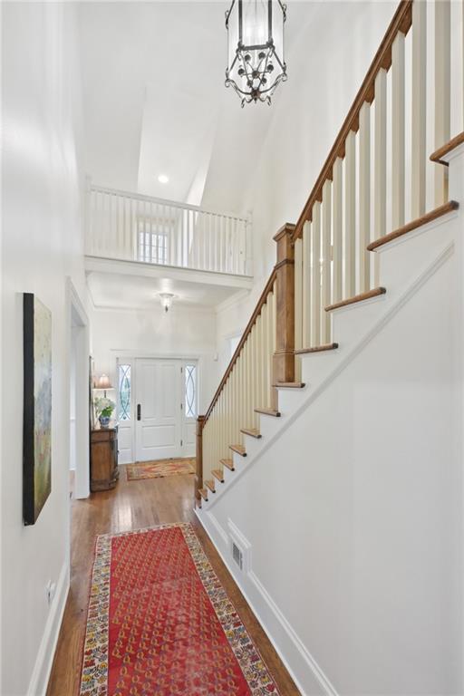 310 Hillside Drive NW