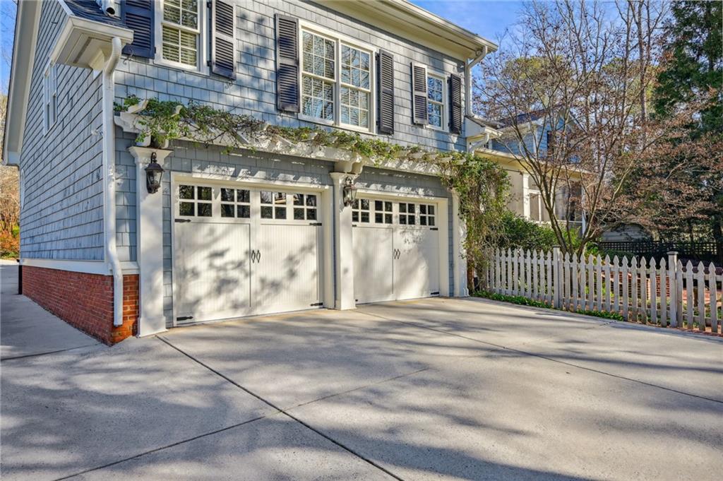 310 Hillside Drive NW