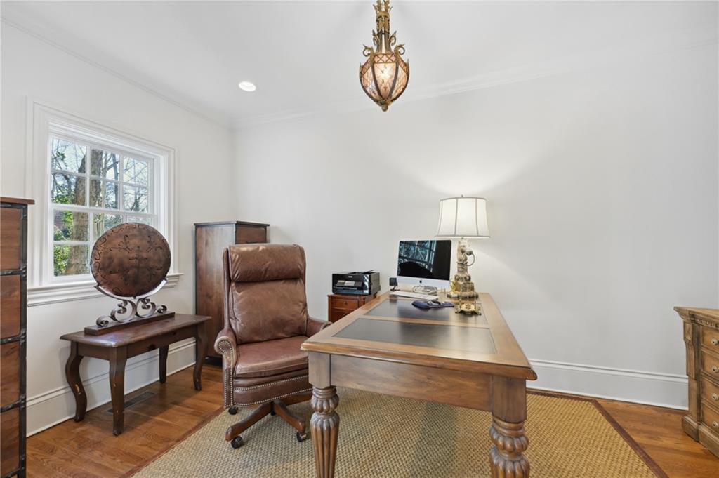 310 Hillside Drive NW