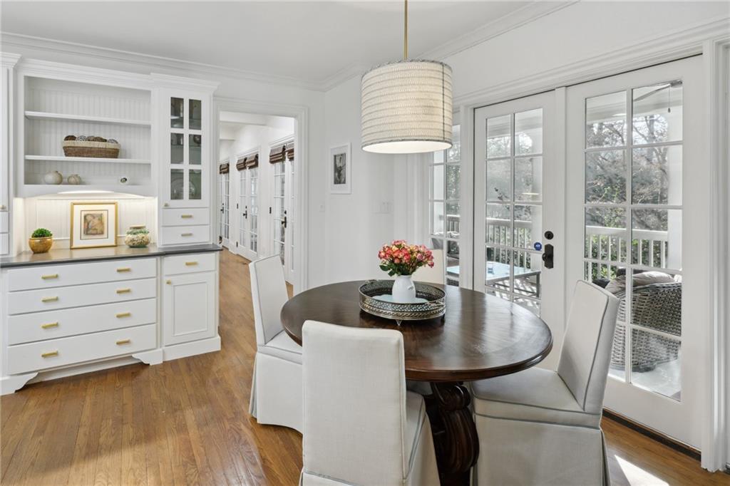 310 Hillside Drive NW