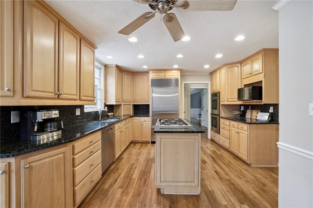 150 River Lake Court