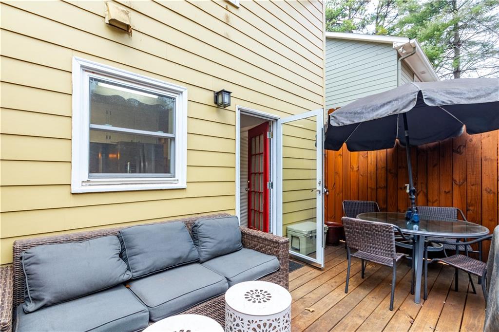 15 Holly Downs Court NW
