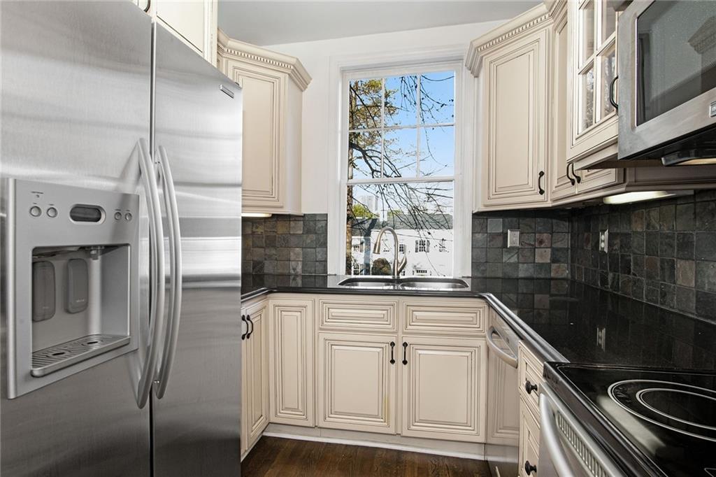 2260 Peachtree Road NW Unit D-2