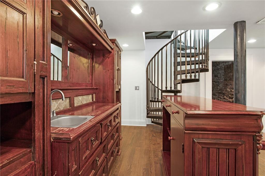 2260 Peachtree Road NW Unit D-2