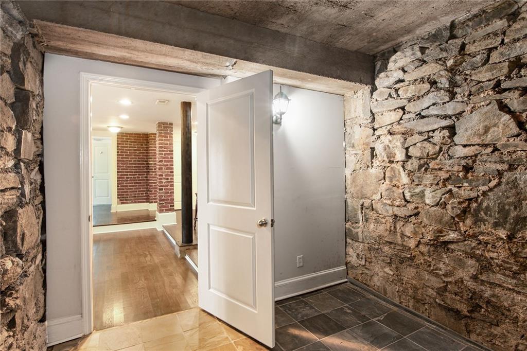 2260 Peachtree Road NW Unit D-2