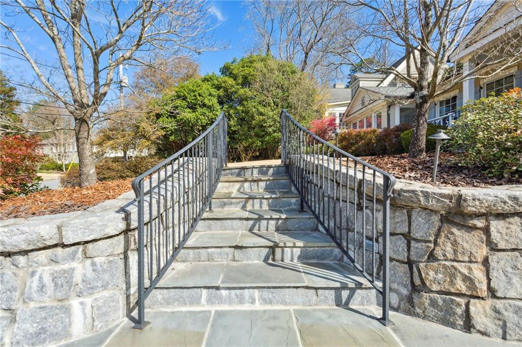 2577 Birchwood Drive NE