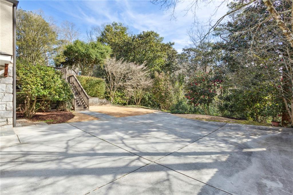 2577 Birchwood Drive NE