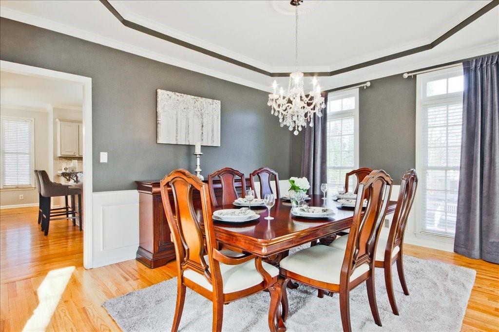 290 Stoneleigh Drive SW