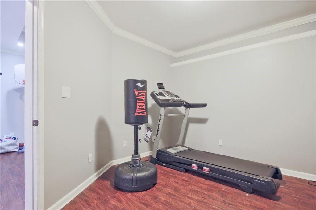 290 Stoneleigh Drive SW