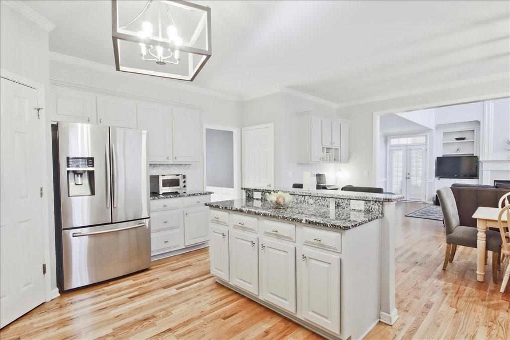 290 Stoneleigh Drive SW