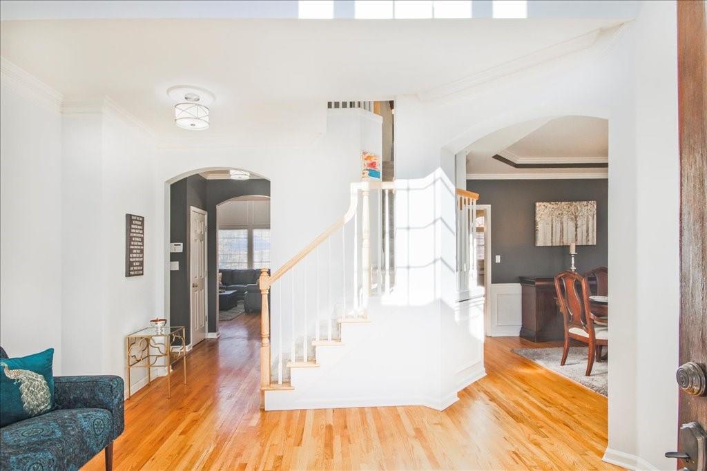 290 Stoneleigh Drive SW