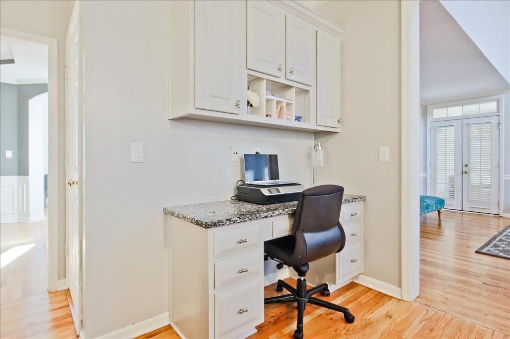 290 Stoneleigh Drive SW