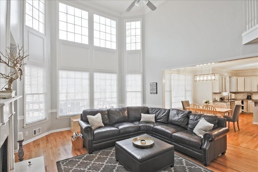 290 Stoneleigh Drive SW