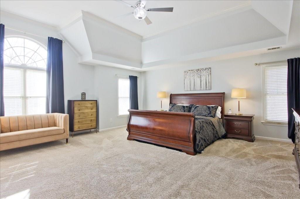 290 Stoneleigh Drive SW