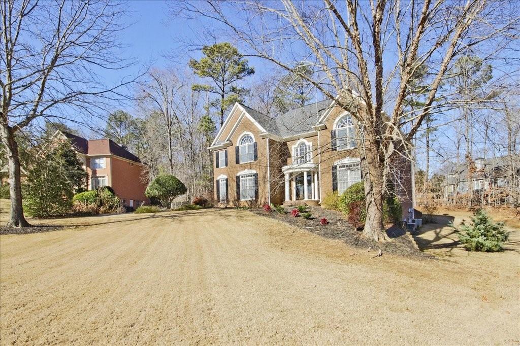 290 Stoneleigh Drive SW