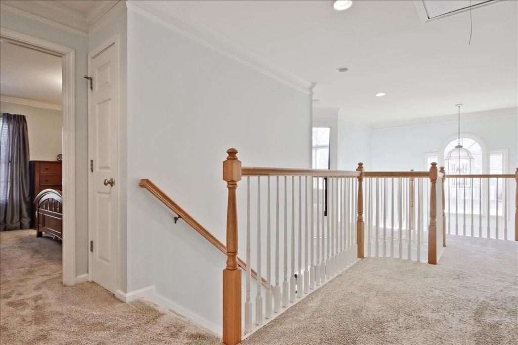 290 Stoneleigh Drive SW