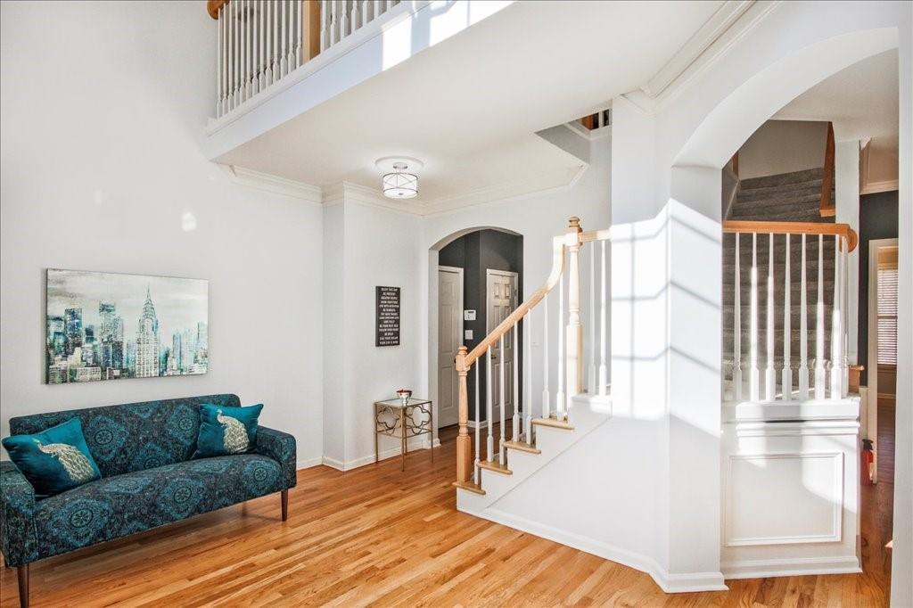 290 Stoneleigh Drive SW