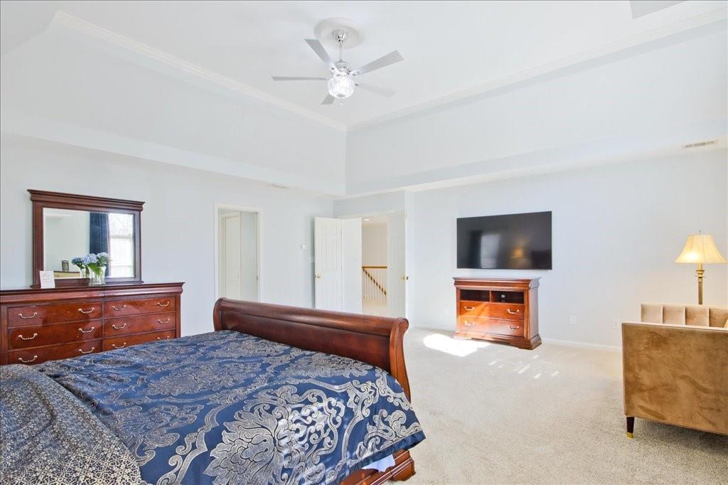 290 Stoneleigh Drive SW