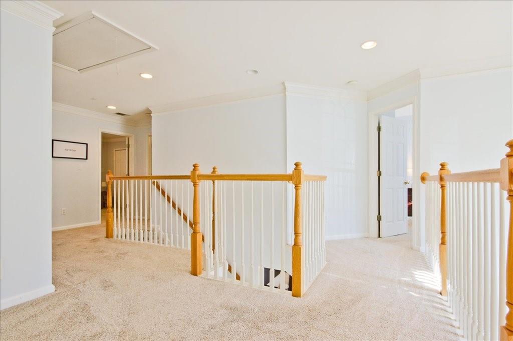 290 Stoneleigh Drive SW