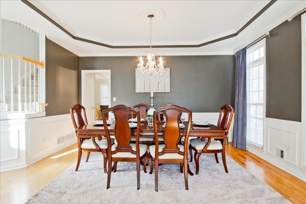 290 Stoneleigh Drive SW