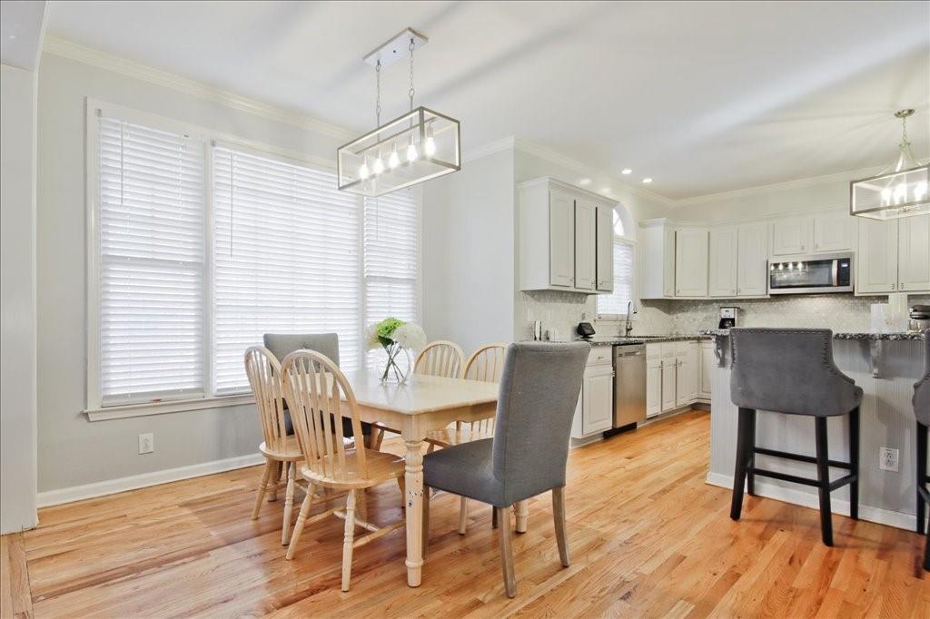 290 Stoneleigh Drive SW