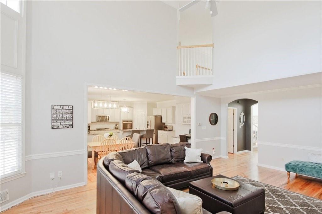 290 Stoneleigh Drive SW