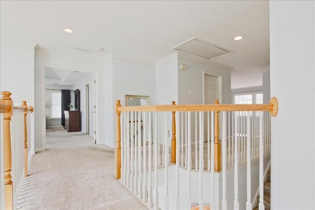 290 Stoneleigh Drive SW