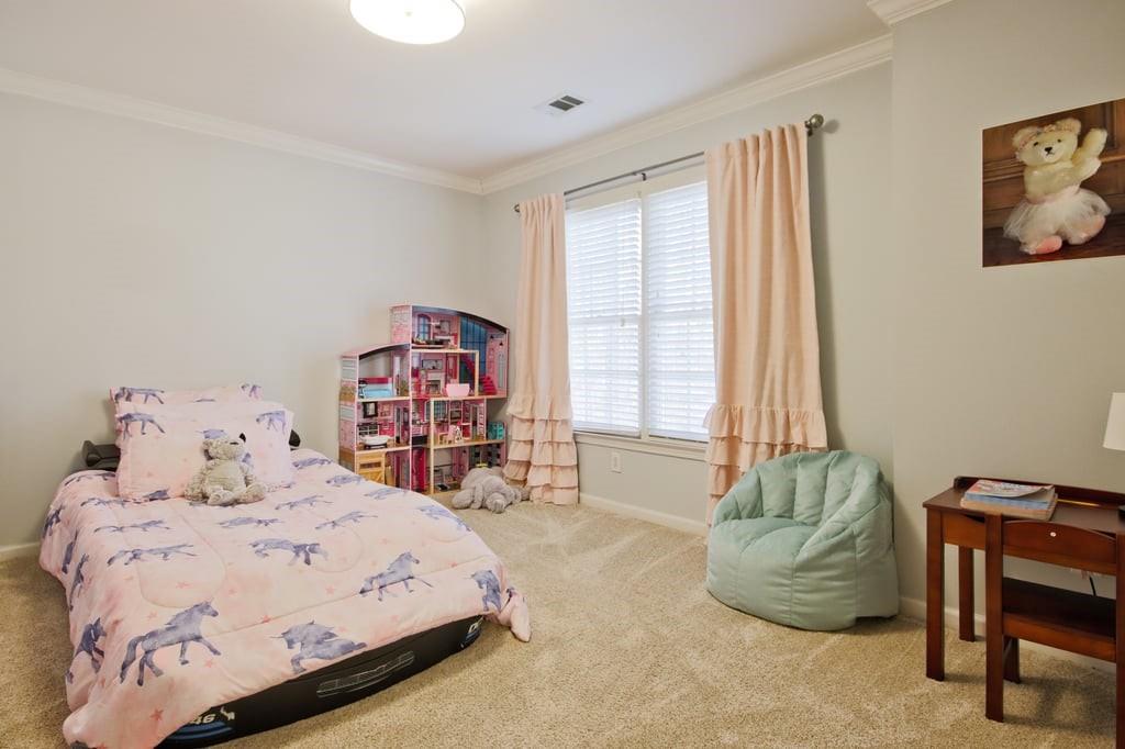 290 Stoneleigh Drive SW