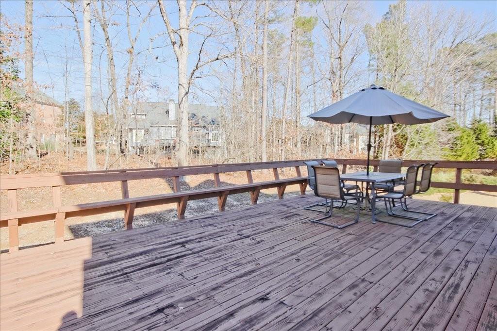 290 Stoneleigh Drive SW