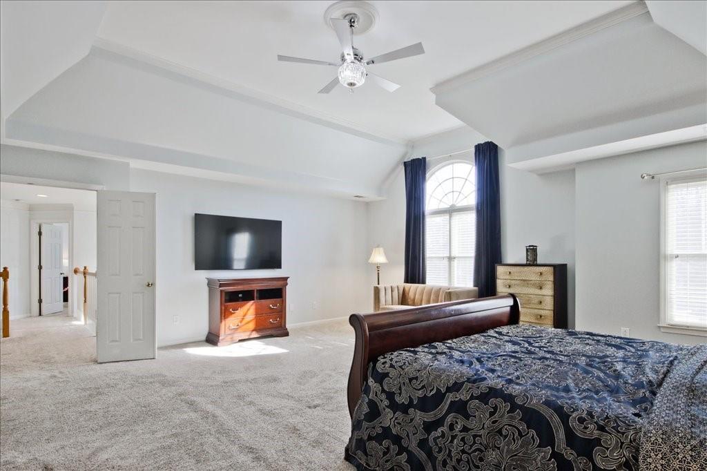 290 Stoneleigh Drive SW