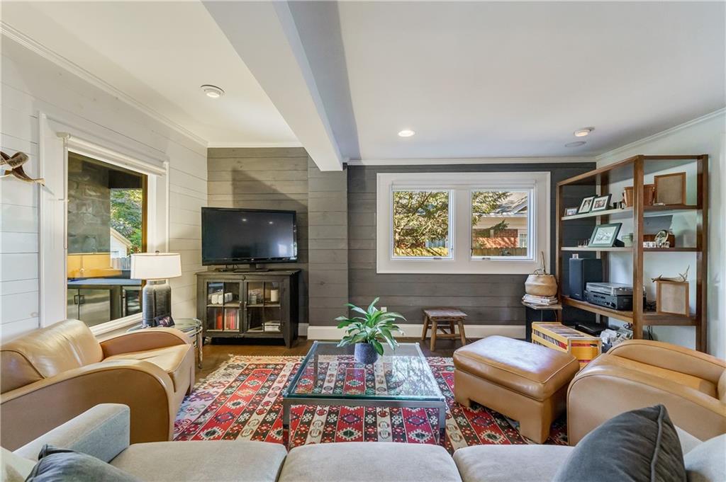 29 Roanoke Avenue NE